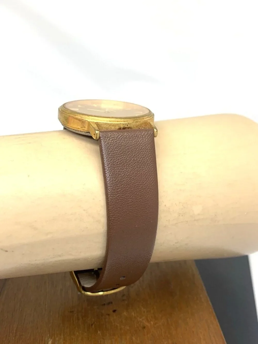 Pulsar Men's Watch V501-8A00 Vintage Quartz Gold Dial Brown Leather Strap 32.5mm